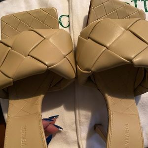 Bottega Veneta LIDO Genuine leather made in Italy. Light brown/tan. Size 37 1/2.